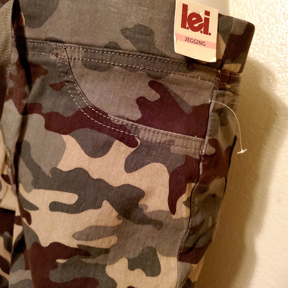 Brand new Camouflage jeggings